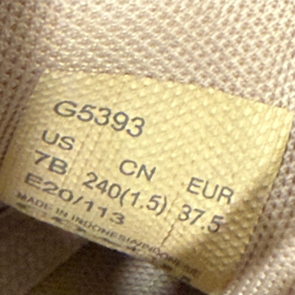 Coach women’s leather shoes - Picture 7 of 8